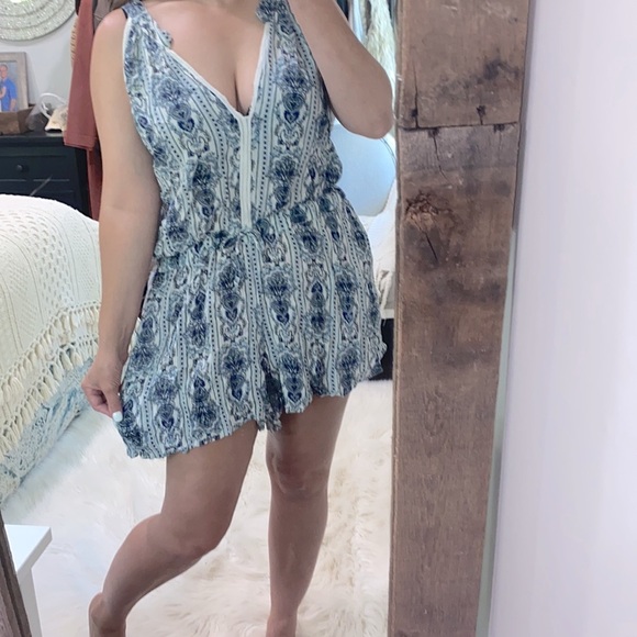 Go Coco blue floral boho romper; size 2XL - Picture 2 of 7